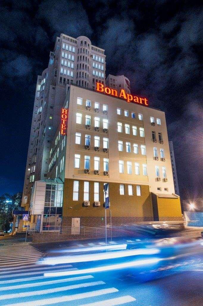 Bonapart Hotel By Uhm Kyiv Exterior photo