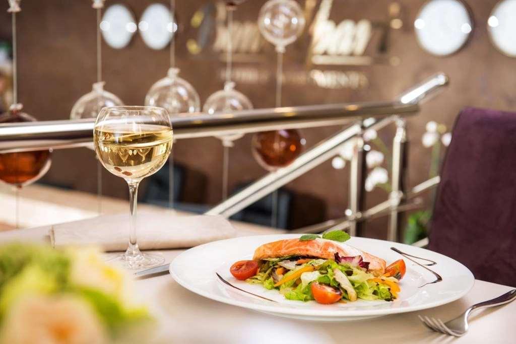 Bonapart Hotel By Uhm Kyiv Restaurant photo