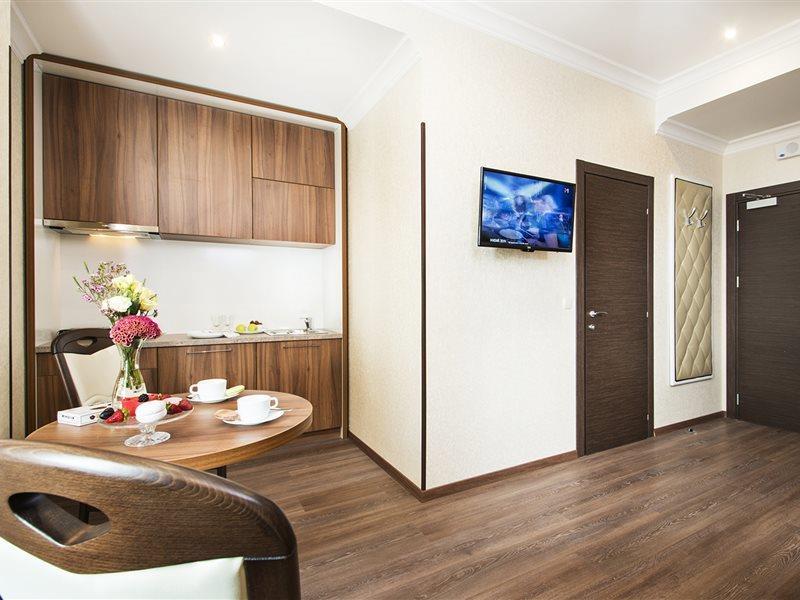Bonapart Hotel By Uhm Kyiv Exterior photo
