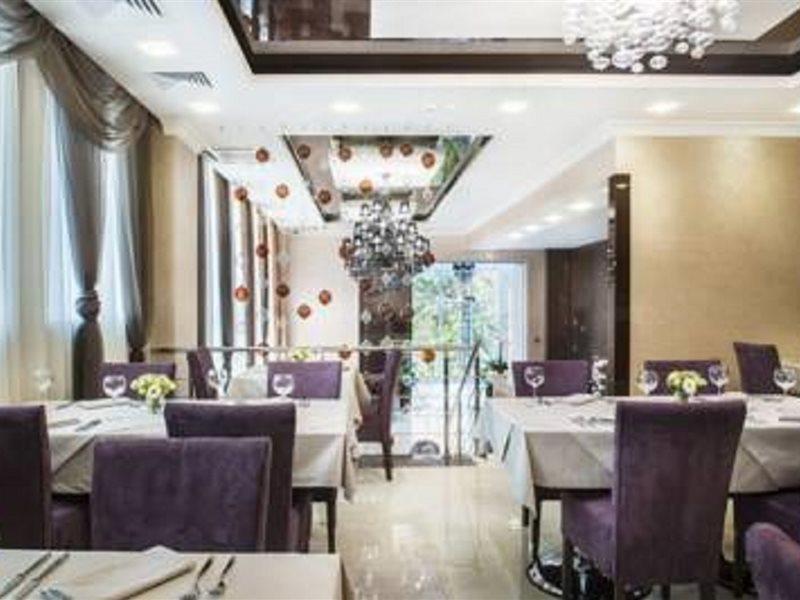 Bonapart Hotel By Uhm Kyiv Exterior photo