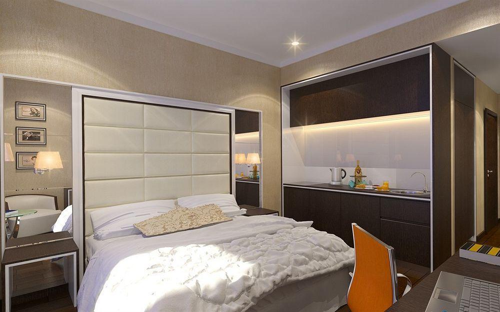 Bonapart Hotel By Uhm Kyiv Exterior photo