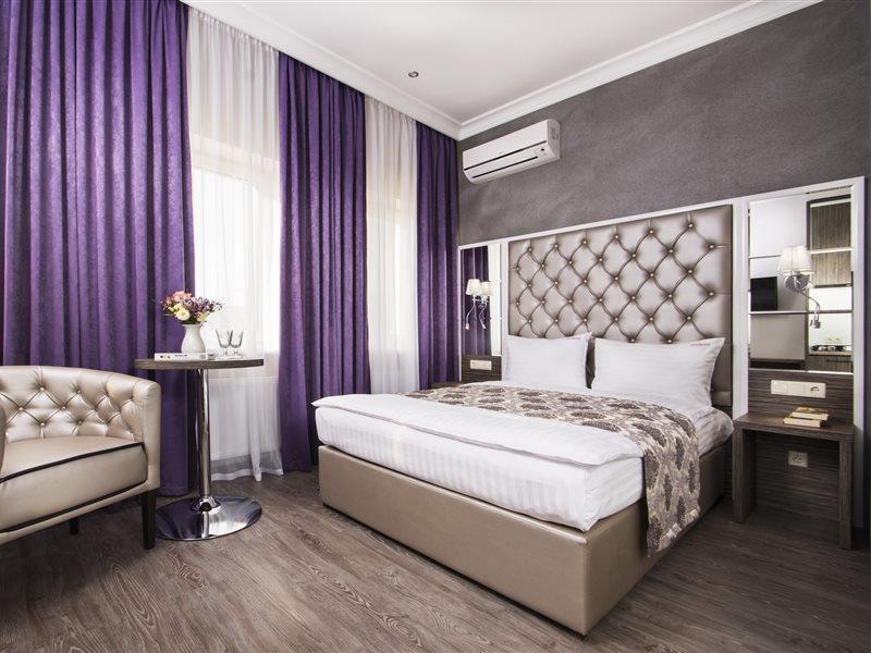 Bonapart Hotel By Uhm Kyiv Exterior photo