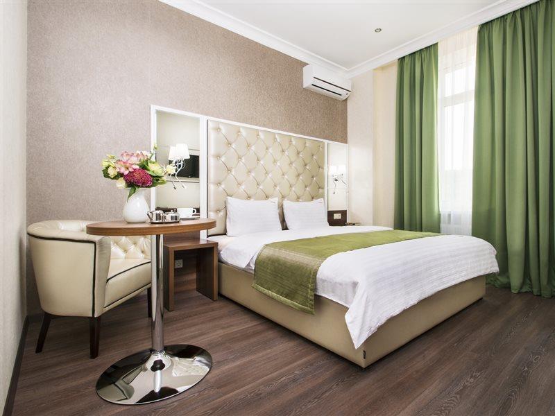 Bonapart Hotel By Uhm Kyiv Exterior photo