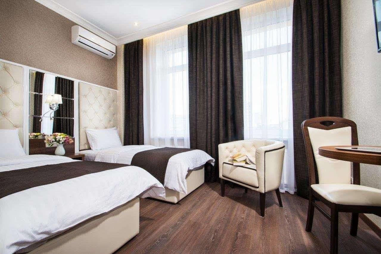Bonapart Hotel By Uhm Kyiv Exterior photo